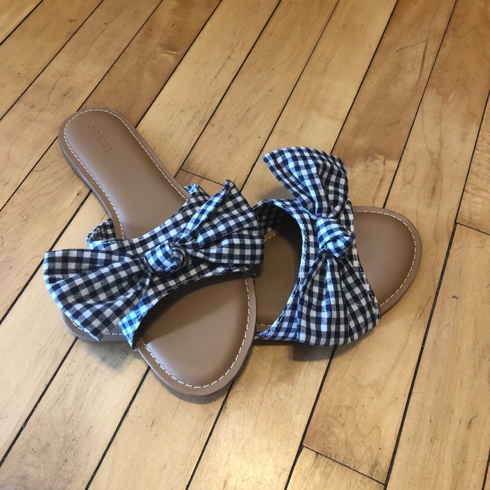 Old Navy sandals - Picture 1 of 2